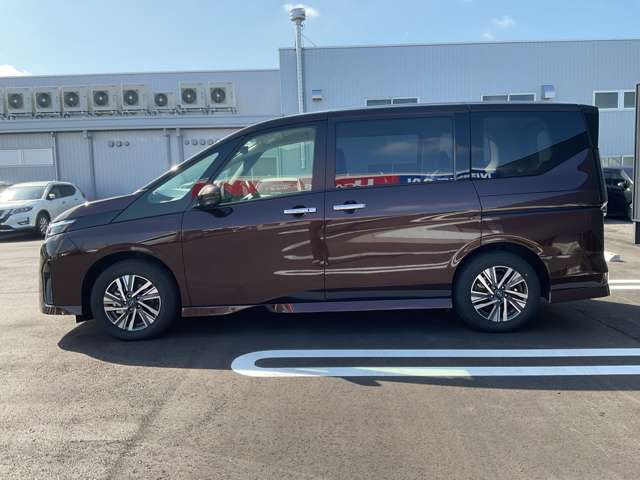 セレナ1.4 e-POWER ハイウェイスターV