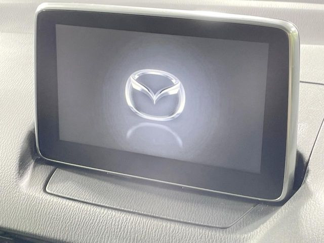 �y�}�c�_�R�l�N�g�i�r�z�ԓ��̕��͋C�Ƀ}�b�`������̌^�^�C�v�̃i�r�B�e����q�ݒ��Bluetooth�Đ����A�l�X�ȋ@�\���y���߂܂��B�����I�ȃ_�C�������삪�\�ŁA�g��������ǍD�ł��B