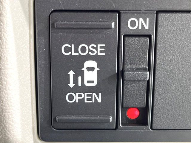 �y�p���[�X���C�h�h�A�z�X�}�[�g�L�[��^�]�Ȃ̃X�C�b�`�ŃX���C�h�h�A�̊J���\���d��������͂����ăh�A���J����K�v�������A���������q�l�ł��A�d���ו��������Ă��鎞�����N�ɊJ���߂ł��܂���