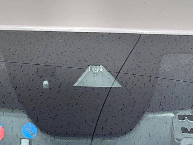 �yi-ACTIVESENSE�z���s���ɑO���̎ԗ�����F�����A�Փ˂������Ȏ��͌x��ƃu���[�L�ŏՓˉ���Ɣ�Q�y�����A�V�X�g�B�����S�Ƀh���C�u�����y���݂��������܂��B