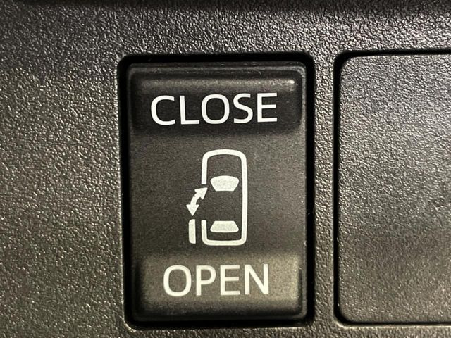 【パワースライドドア】スマートキーや運転席のスイッチでスライドドアの開閉が可能♪電動だから力を入れてドアを開ける必要が無く、小さいお子様でも、重い荷物を持っている時もラクに開け閉めできます♪