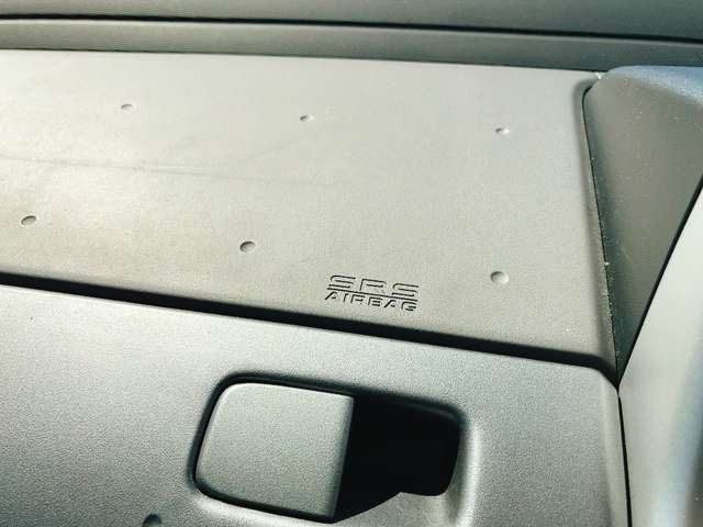 ���X�ł͌y�����Ԃ��畁�ʎԂ܂ŕ��L���I�[�����[�J�[�̎Ԏ�E�F�E�O���[�h��L�x�ɑ����Ă���܂��B