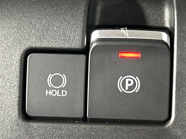 �y�I�[�g�u���[�L�z�[���h�z�M���҂���a�؂Œ�Ԏ��Ƀu���[�L���瑫�𗣂��Ă��A��~��Ԃ�ێ����Ă���܂��B�O�i����Ƃ��̓A�N�Z���𓥂߂Ύ����ŉ��������̂ň��S��X���^�]���y�ɂȂ�܂���