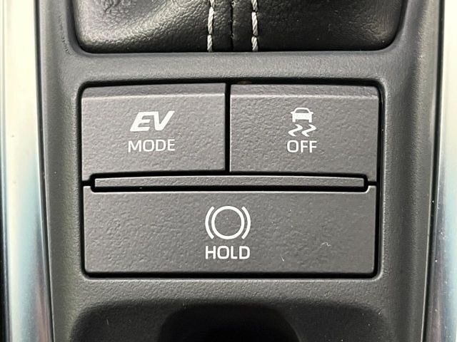 �y�I�[�g�u���[�L�z�[���h�z�M���҂���a�؂Œ�Ԏ��Ƀu���[�L���瑫�𗣂��Ă��A��~��Ԃ�ێ����Ă���܂��B�O�i����Ƃ��̓A�N�Z���𓥂߂Ύ����ŉ��������̂ň��S��X���^�]���y�ɂȂ�܂���