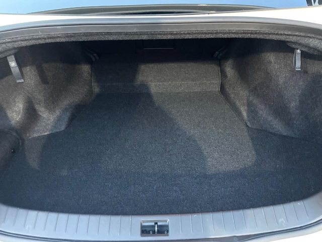 ���i�̂���������ʋ΁A���}���ɏ\���ȉ׎��X�y�[�X���m�ۂ��Ă���܂��B