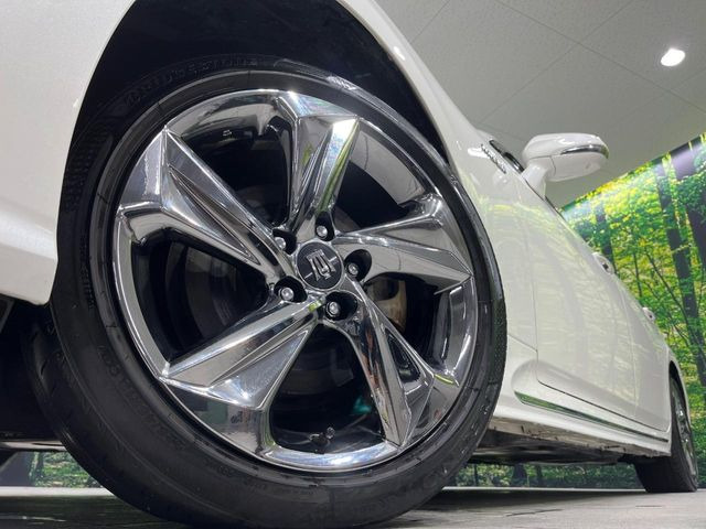 �y����18�C���`�A���~�z�C�[���z�O�ςɃ}�b�`���������A���~�z�C�[���𑕒����Ă���܂��B�e��ЊO�A���~�z�C�[����A�X�^�b�h���X�^�C�����戵�����Ă���܂��B���񂲑��k����������