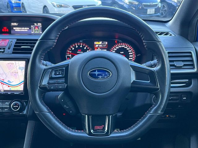 �y�����v�����X�e�A�����O�z�㎿�Ȋv���g�p���邱�ƂŁA��ɂ����������݂ƂĂ��^�]���₷���n���h���ł���