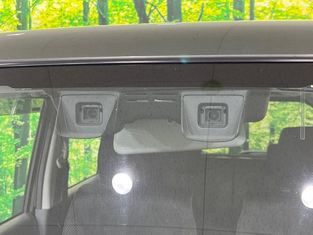 ���s���ɑO���̎ԗ�����F�����A�Փ˂������Ȏ��͌x��ƃu���[�L�ŏՓˉ���Ɣ�Q�y�����A�V�X�g�B�����S�Ƀh���C�u�����y���݂��������܂��B