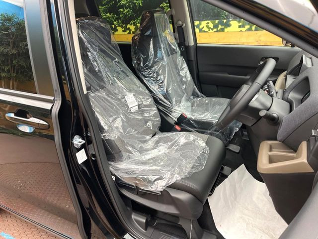 もちろん車内はキレイです♪よりクリーンな状態をキープしたいお客様には『ナノゾーンコート』がおすすめ!新型コロナウイルス対策や、除菌・消臭に効果を発揮し多くの方にご好評いただいております。