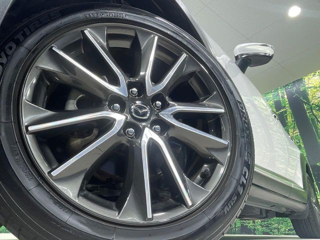 �y����18�C���`�A���~�z�C�[���z�O�ςɃ}�b�`���������A���~�z�C�[���𑕒����Ă���܂��B�e��ЊO�A���~�z�C�[����A�X�^�b�h���X�^�C�����戵�����Ă���܂��B���񂲑��k����������