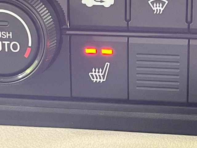 【シートヒーター】寒い日に重宝するシートヒーター!エアコンより早く温まってくれるので寒がりの人も安心ですね♪エアコンの温風は乾燥するから苦手、という方にもをおすすめです。