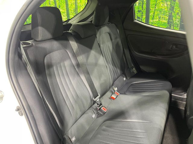 後部座席も気になるようなキズ・汚れやへたり等、大きなダメージはなく、良好な状態です。