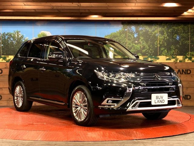 高透明度のガラス皮膜で撥水はもちろん、上質なツヤ・光沢を実現。紫外線や酸性雨から大切な愛車を保護し、色あせ・劣化を防止。「弾スプラッシュコート」、「弾プリミッサコート」からお選びいただけます。