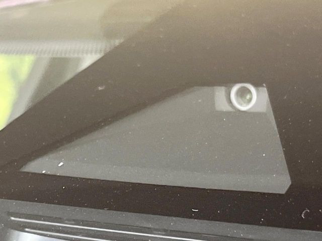 �y�g���^�Z�[�t�e�B�Z���X�z���s���ɑO���̎ԗ�����F�����A�Փ˂������Ȏ��͌x��ƃu���[�L�ŏՓˉ���Ɣ�Q�y�����A�V�X�g�B�����S�Ƀh���C�u�����y���݂��������܂��B