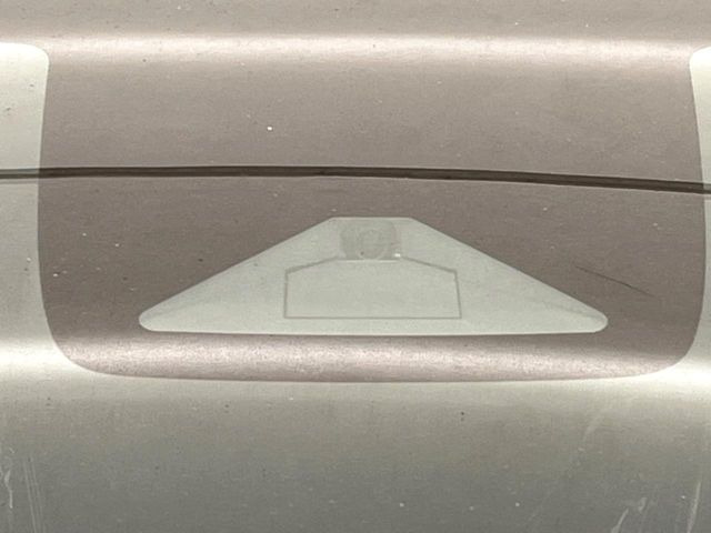 【ホンダセンシング】走行中に前方の車両等を認識し、衝突しそうな時は警報とブレーキで衝突回避と被害軽減をアシスト。より安全にドライブをお楽しみいただけます。