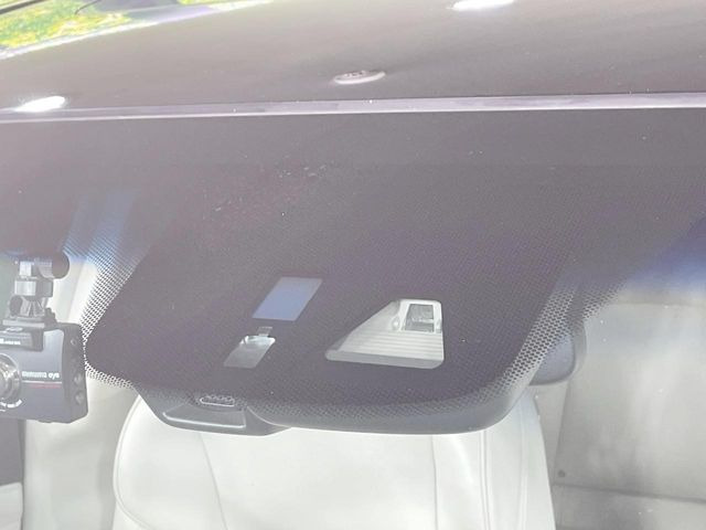 �y�z���_�Z���V���O�z���s���ɑO���̎ԗ�����F�����A�Փ˂������Ȏ��͌x��ƃu���[�L�ŏՓˉ���Ɣ�Q�y�����A�V�X�g�B�����S�Ƀh���C�u�����y���݂��������܂��B