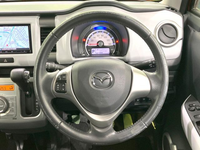 �y�����v�����X�e�A�����O�z�㎿�Ȋv���g�p���邱�ƂŁA��ɂ����������݂ƂĂ��^�]���₷���n���h���ł���