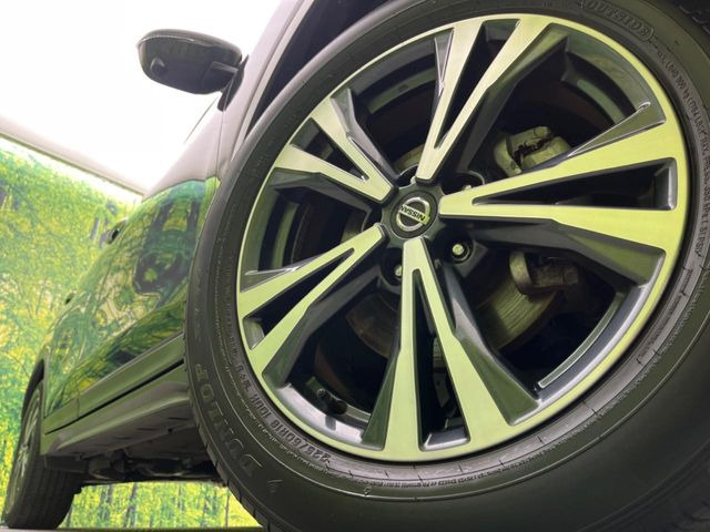 �y����18�C���`�A���~�z�C�[���z�O�ςɃ}�b�`���������A���~�z�C�[���𑕒����Ă���܂��B�e��ЊO�A���~�z�C�[����A�X�^�b�h���X�^�C�����戵�����Ă���܂��B���񂲑��k����������