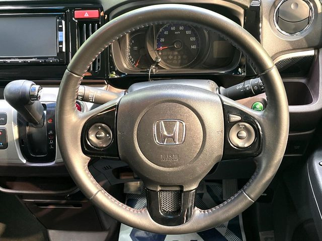 �y�X�e�A�����O�X�C�b�`�z�^�]���A�O������ڐ������炷���ƂȂ��A�I�[�f�B�I���̑��삪�\�ȕ֗��@�\!���S&���K�ȃh���C�u�����o���Ă���܂���