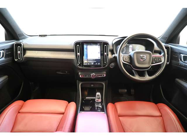 XC40リチャージ プラグイン ハイブリッド T5 インスクリプション