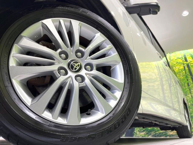 【純正16インチアルミホイール】外観にマッチした純正アルミホイールを装着しております。各種社外アルミホイールや、スタッドレスタイヤも取扱いしております。是非ご相談ください♪