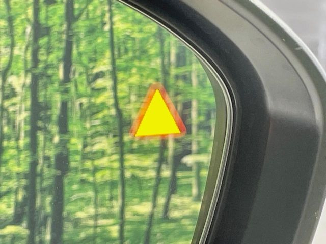 �y������p���m�z���s���A�h�A�~���[�̎��p�ɂȂ�₷���ӏ��Ɍ㑱�Ԃ��ڋ߂���ƃT�C�h�~���[�t�߂Ɍx����\���A�h���C�o�[�ɒ��ӊ��N�����Ă���܂��B