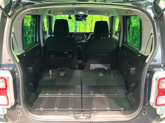 普段のお買い物や通勤、送迎等に十分な荷室スペースを確保しております。セカンドシートを倒すと、大きな荷物の積載も可能です♪