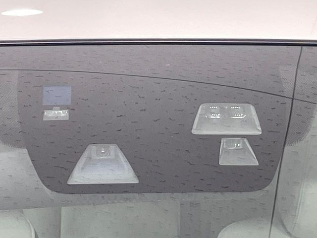 �y�X�}�[�g�u���[�L�T�|�[�g�z���s���ɑO���̎ԗ�����F�����A�Փ˂������Ȏ��͌x��ƃu���[�L�ŏՓˉ���Ɣ�Q�y�����A�V�X�g�B�����S�Ƀh���C�u�����y���݂��������܂��B