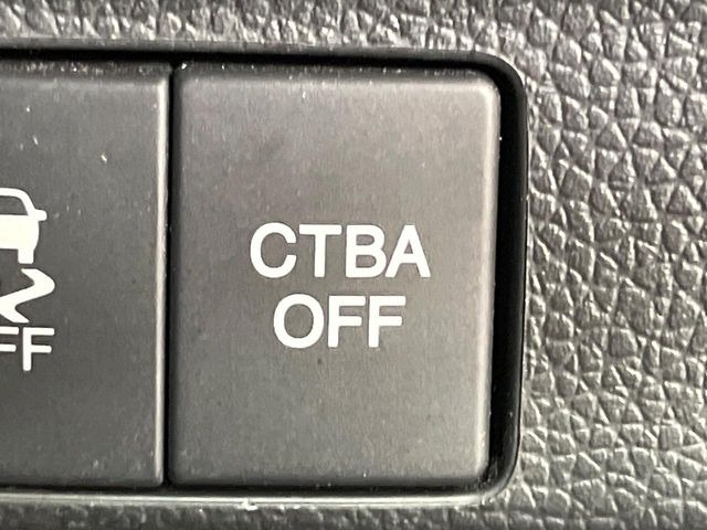 �y�V�e�B�u���[�L�A�N�e�B�u�V�X�e���z�ᑬ���s���ɑO���̎ԗ�����F�����A�Փ˂������Ȏ��͌x��ƃu���[�L�ŏՓˉ���Ɣ�Q�y�����A�V�X�g�B�����S�Ƀh���C�u�����y���݂��������܂��B