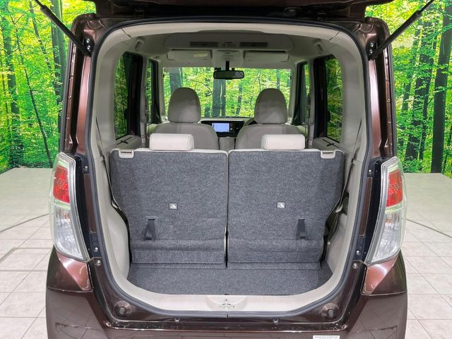 ���i�̂���������ʋ΁A���}���ɏ\���ȉ׎��X�y�[�X���m�ۂ��Ă���܂��B�Z�J���h�V�[�g��|���ƁA�傫�ȉו��̐ύڂ��\�ł���