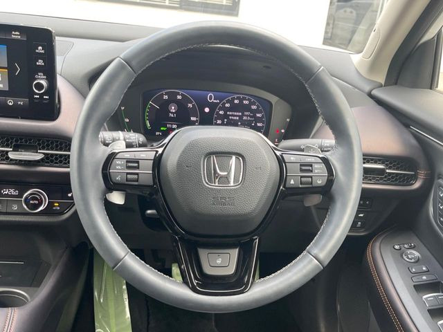 �y�����v�����X�e�A�����O�z�㎿�Ȋv���g�p���邱�ƂŁA��ɂ����������݂ƂĂ��^�]���₷���n���h���ł���