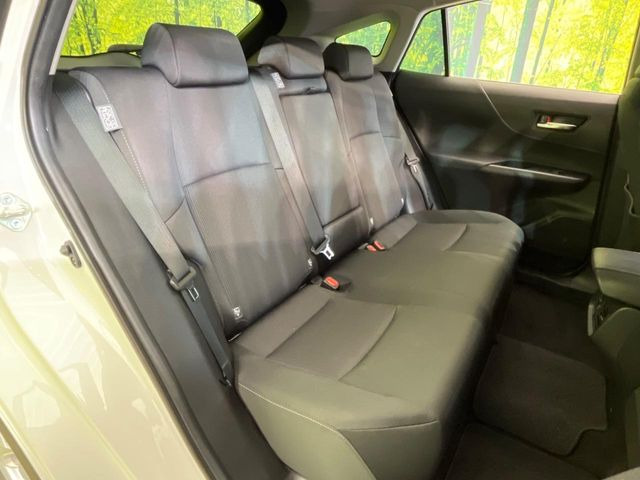 後部座席も気になるようなキズ・汚れやへたり等、大きなダメージはなく、良好な状態です。