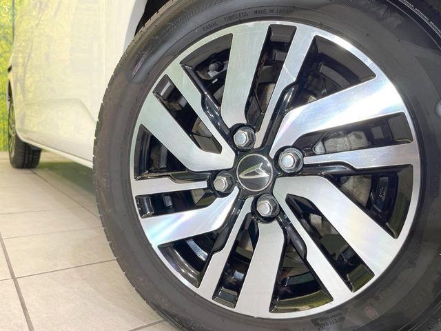 �y14�C���`�A���~�z�C�[���z�O�ςɃ}�b�`�����A���~�z�C�[���𑕒����Ă���܂��B�e��A���~�z�C�[����A�X�^�b�h���X�^�C�����戵�����Ă���܂��B���񂲑��k����������