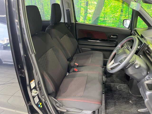 【運転席シートヒーター】寒い日に重宝するシートヒーター!エアコンより早く温まってくれるので寒がりの人も安心ですね♪エアコンの温風は乾燥するから苦手、という方にもをおすすめです。