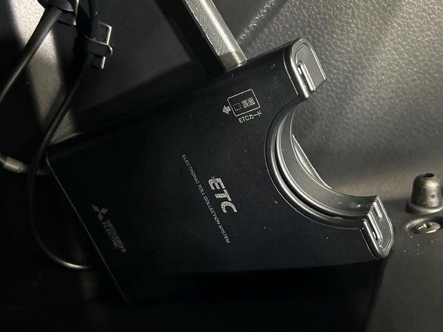 【ETC】高速道路の料金所をストレスなく通過!話題のスポットやサービスエリアに多い「スマートIC」利用時は必須のアイテムです。当店でセットアップを実施、ご納車当日からすぐにご利用いただけます!