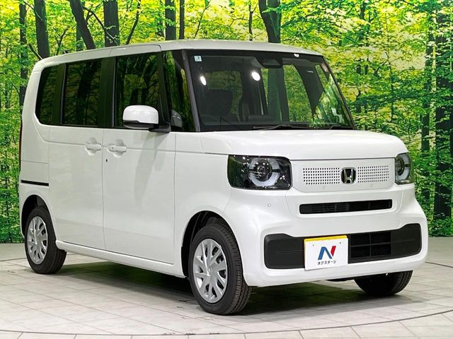 高透明度のガラス皮膜で撥水はもちろん、上質なツヤ・光沢を実現。紫外線や酸性雨から大切な愛車を保護し、色あせ・劣化を防止。「弾スプラッシュコート」、「弾プリミッサコート」からお選びいただけます。