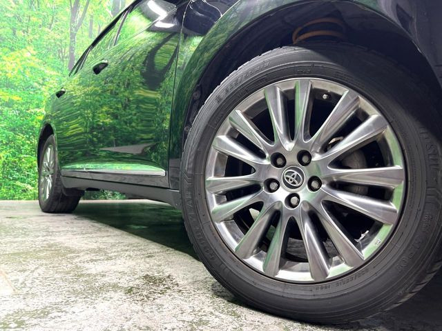 【純正18インチアルミホイール】外観にマッチした純正アルミホイールを装着しております。各種社外アルミホイールや、スタッドレスタイヤも取扱いしております。是非ご相談ください♪