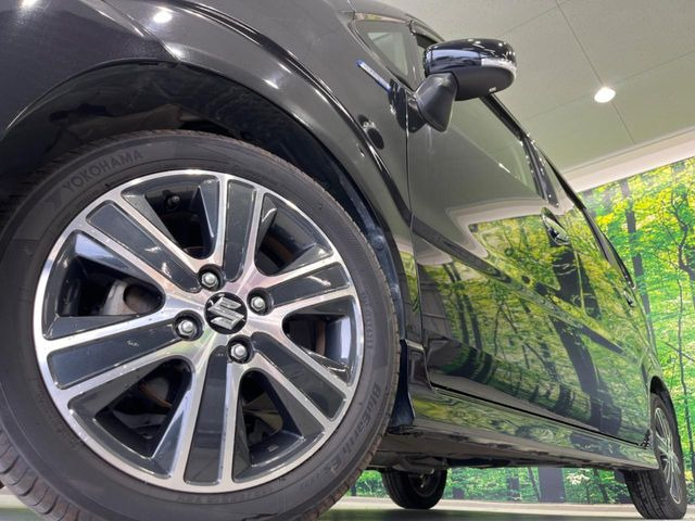 【グレード専用純正15インチアルミホイール】デザイン性の高い純正アルミホイールを装着しております。各種社外アルミホイールや、スタッドレスタイヤも取扱いしております。是非ご相談ください♪