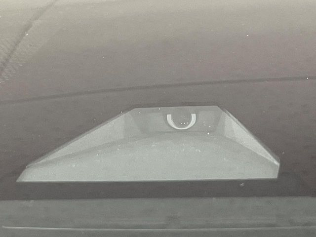 【トヨタセーフティセンス】走行中に前方の車両等を認識し、衝突しそうな時は警報とブレーキで衝突回避と被害軽減をアシスト。より安全にドライブをお楽しみいただけます。