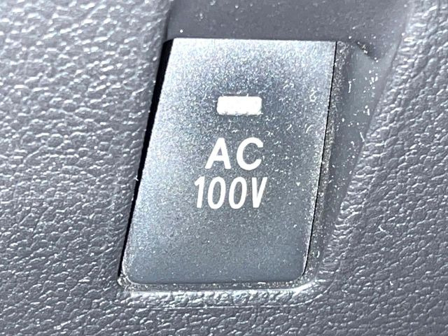 【アクセサリーコンセント】キャンプやスポーツ、アウトドアでのアクティビティはもちろん、災害・停電の際に助けにもなるAC100Vコンセントを装備♪ケータイやタブレット、ゲーム機器の充電にも♪