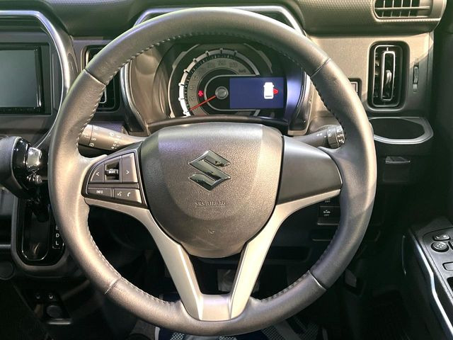 【ステアリングスイッチ】運転中、前方から目線をそらすことなく、オーディオ等の操作が可能な便利機能!安心&快適なドライブを演出してくれます♪