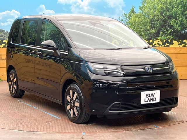 高透明度のガラス皮膜で撥水はもちろん、上質なツヤ・光沢を実現。紫外線や酸性雨から大切な愛車を保護し、色あせ・劣化を防止。「弾スプラッシュコート」、「弾プリミッサコート」からお選びいただけます。