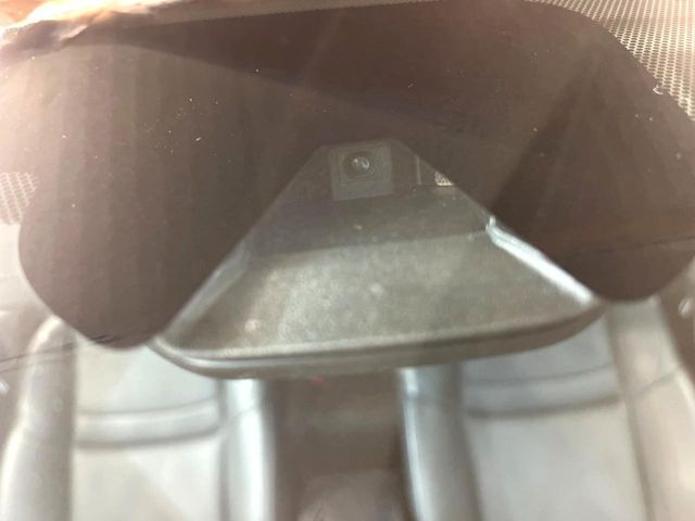 �y�G�}�[�W�F���V�[�u���[�L�z���s���ɑO���̎ԗ�����F�����A�Փ˂������Ȏ��͌x��ƃu���[�L�ŏՓˉ���Ɣ�Q�y�����A�V�X�g�B�����S�Ƀh���C�u�����y���݂��������܂��B