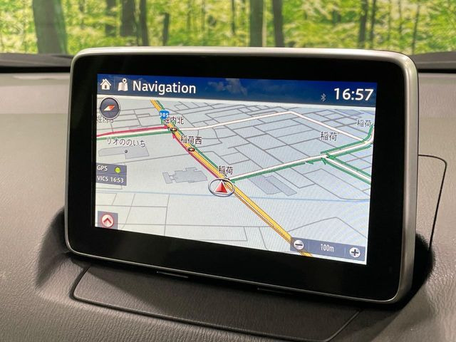 �y�}�c�_�R�l�N�g�i�r�z�ԓ��̕��͋C�Ƀ}�b�`������̌^�^�C�v�̃i�r�B�e����q�ݒ��Bluetooth�Đ����A�l�X�ȋ@�\���y���߂܂��B�����I�ȃ_�C�������삪�\�ŁA�g��������ǍD�ł��B