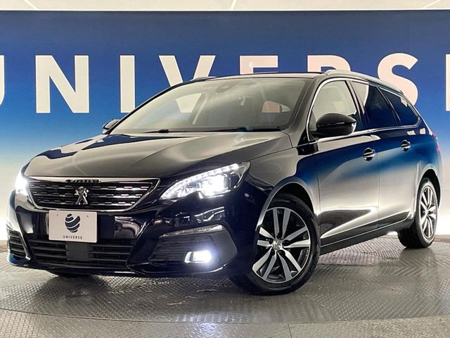 ●LEDヘッドライト:夜間走行時も良好な視界を確保し安心して運転できる高輝度LEDヘッドライトを装備!点灯速度が早く、消費電力も抑えられています。