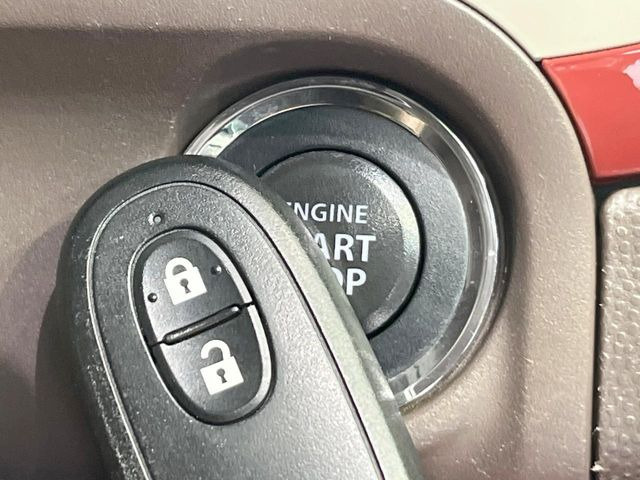 �yHonda�X�}�[�g�L�[�z�J�o����|�P�b�g�ɓ��ꂽ�܂܂ł��h�A�̎{���E�������\�ȃX�}�[�g�L�[�𑕔��B�G���W���̃I���E�I�t�����J�M�����o���K�v����������Ƃ��Ă��֗��ł���