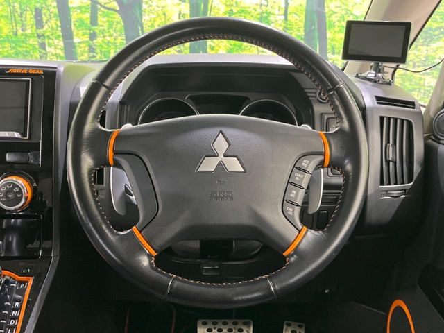 ステアリングも使用感が少なく、きれいな状態となっております♪