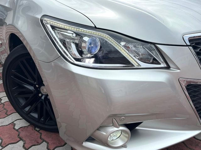 �yLED�w�b�h���C�g�z���V����ԑ��s�����ǍD�Ȏ��E���m�ۂ����S���ĉ^�]�ł��鍂�P�xLED�w�b�h���C�g�𑕔�!�_�����x�������A����d�͂��}�����Ă��܂��B