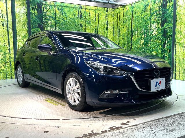 高透明度のガラス皮膜で撥水はもちろん、上質なツヤ・光沢を実現。紫外線や酸性雨から大切な愛車を保護し、色あせ・劣化を防止。「弾スプラッシュコート」、「弾プリミッサコート」からお選びいただけます。