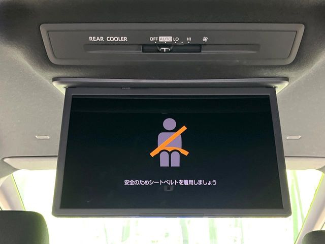 【フリップダウンモニター】大画面モニターで後席でもエンタメをお楽しみいただけます。小さなお子様にも大人気の装備です♪